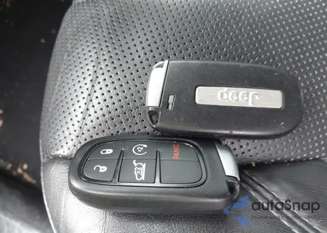 2019 Jeep Cherokee Limited Fwd z USA, uszkodzony, nr VIN 1C4PJLDB9KD381352